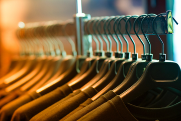 CAMISETAS BÁSICAS PODEM SER USADAS EM QUALQUER LOCAL?