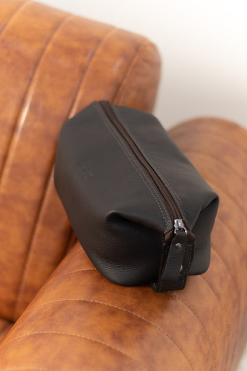 Necessaire Couro Bufallo 70 anos