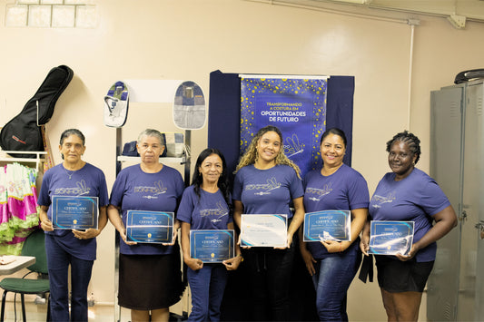 Costurando Sonhos: Casa Prado entrega certificados e celebra formação de novas costureiras