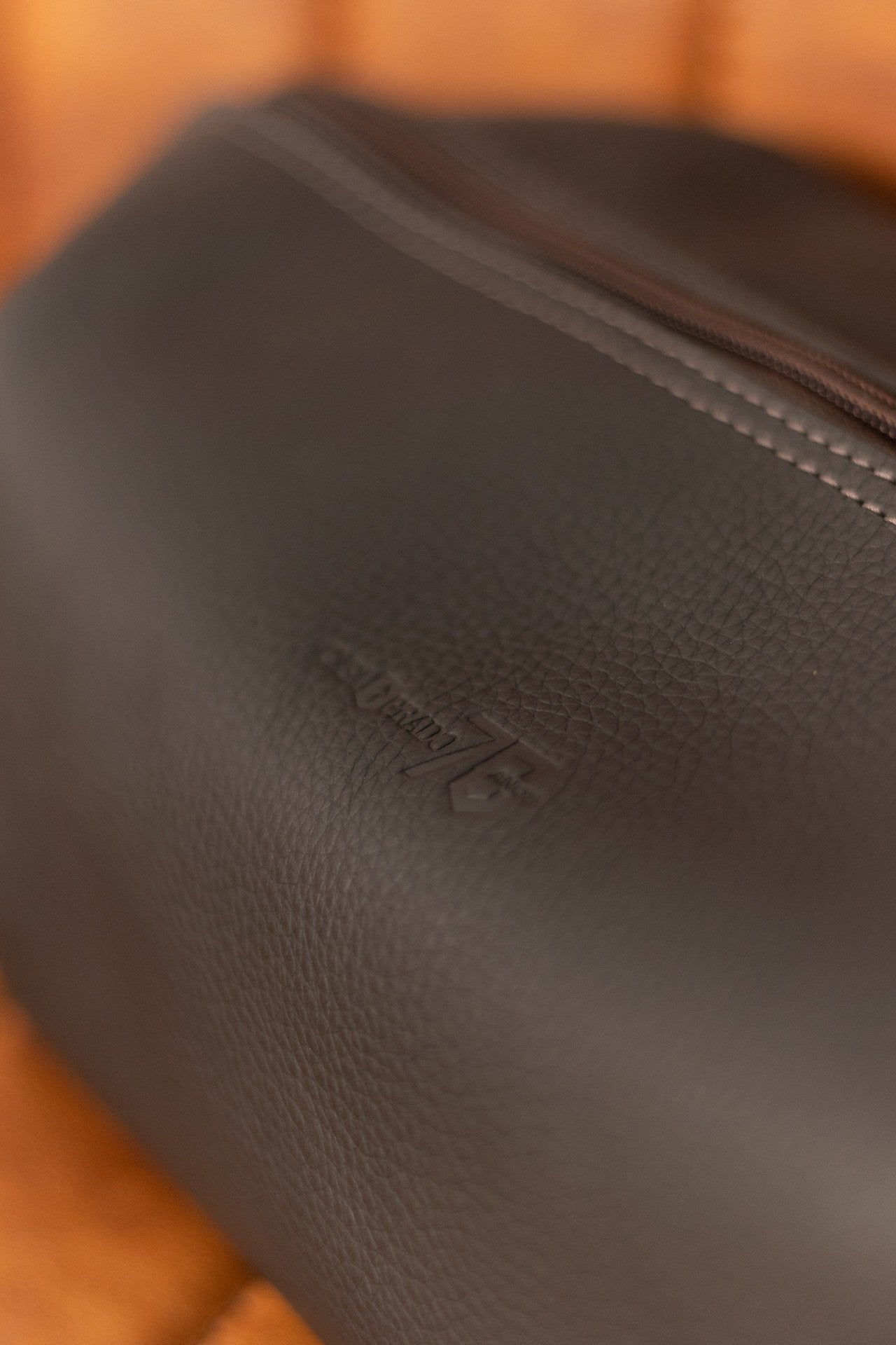Necessaire Couro Bufallo 70 anos